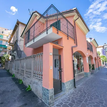 Sweet House Apartment Alassio